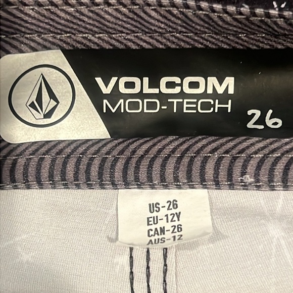 Volcom Boys Mod-Tech Black Star Designed Swim Shorts Size 12 - Picture 6 of 7